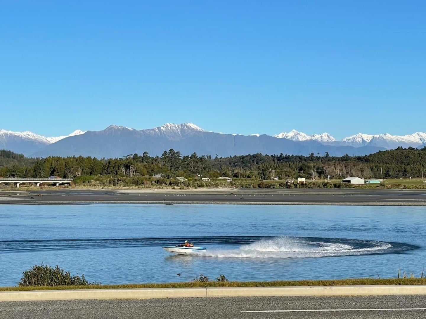 Drifting Sands Beachfront Retreat Hokitika Exterior photo