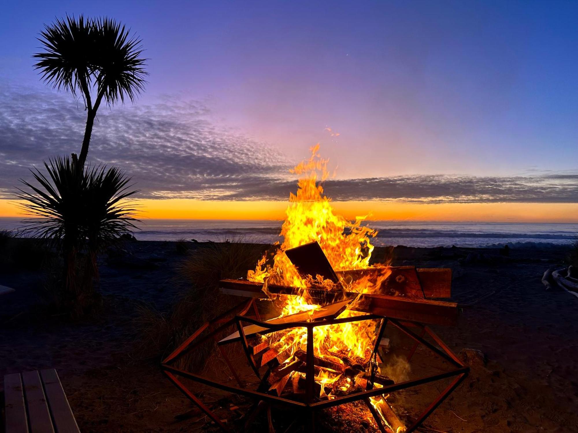 Drifting Sands Beachfront Retreat Hokitika Exterior photo